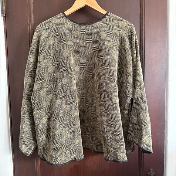 Vintage Vera Taupe and Black Textured Artsy Cropped Kimono Art to wear One Size - Picture 6 of 6